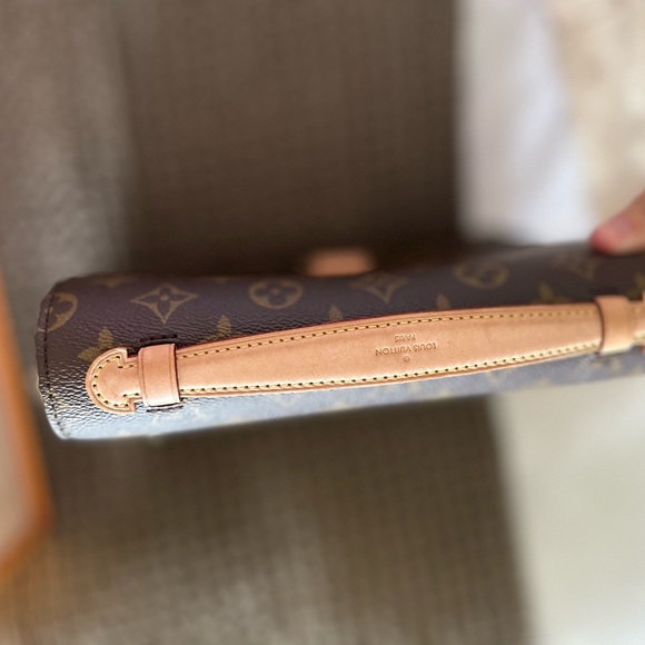 2️⃣4️⃣0️⃣0️⃣ free ship /Louis Vuitton Pouchette Métis - Picture 8 of 9